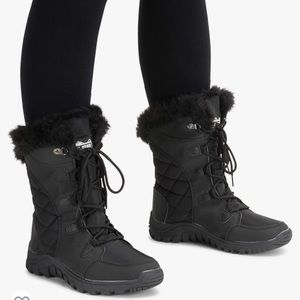 Snow boots
